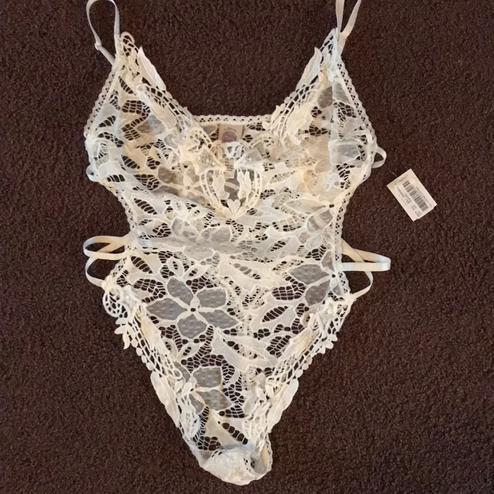 In bloom lace teddy thong medium